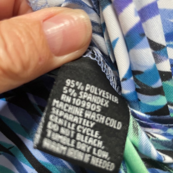 Essentials by Milano tank dress. Size Medium. 95% Polyester, 5% Spandex. So cute - Picture 4 of 6